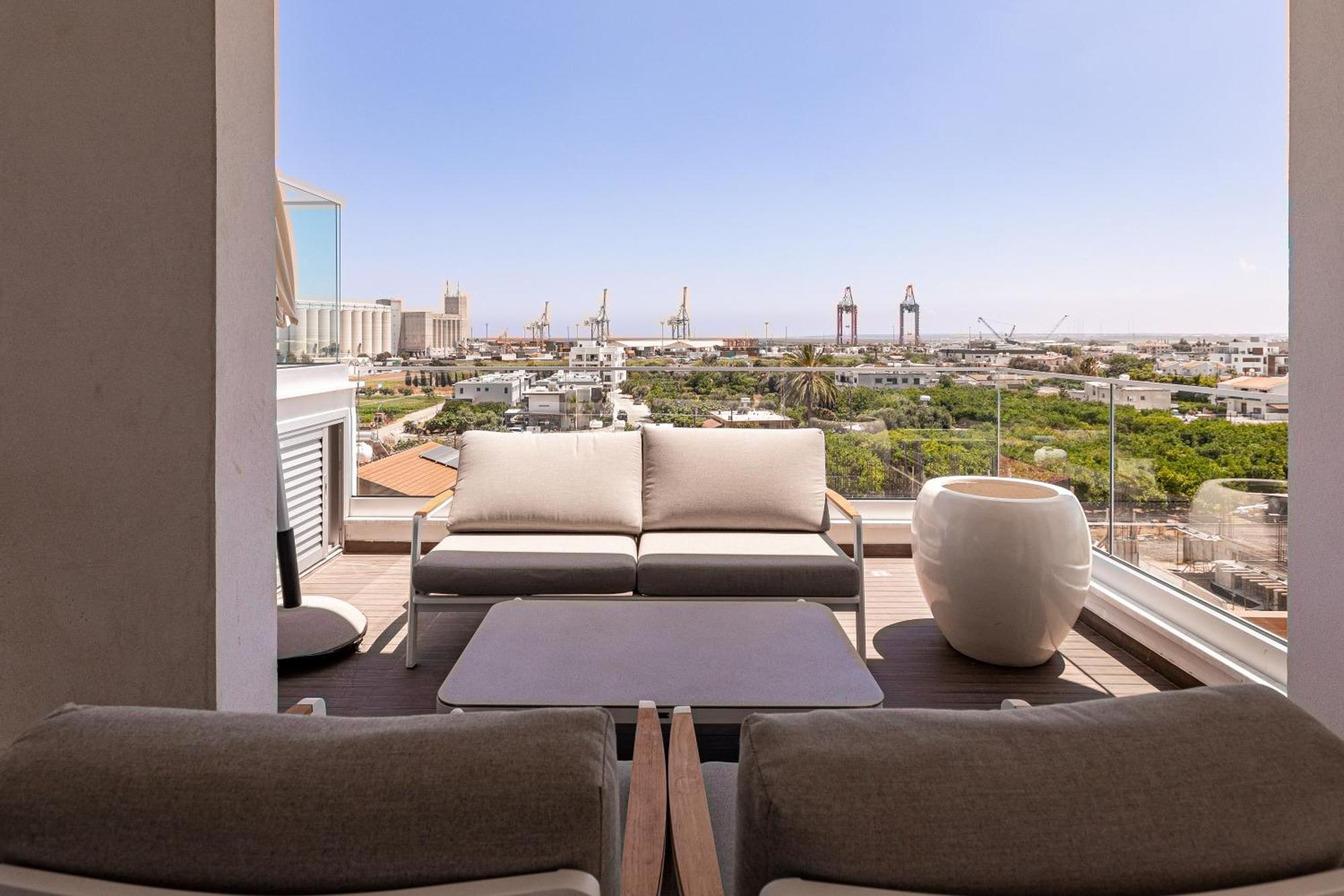 Yamas Urban Living Zakaki Pool Penthouses & Apartments リマソール エクステリア 写真