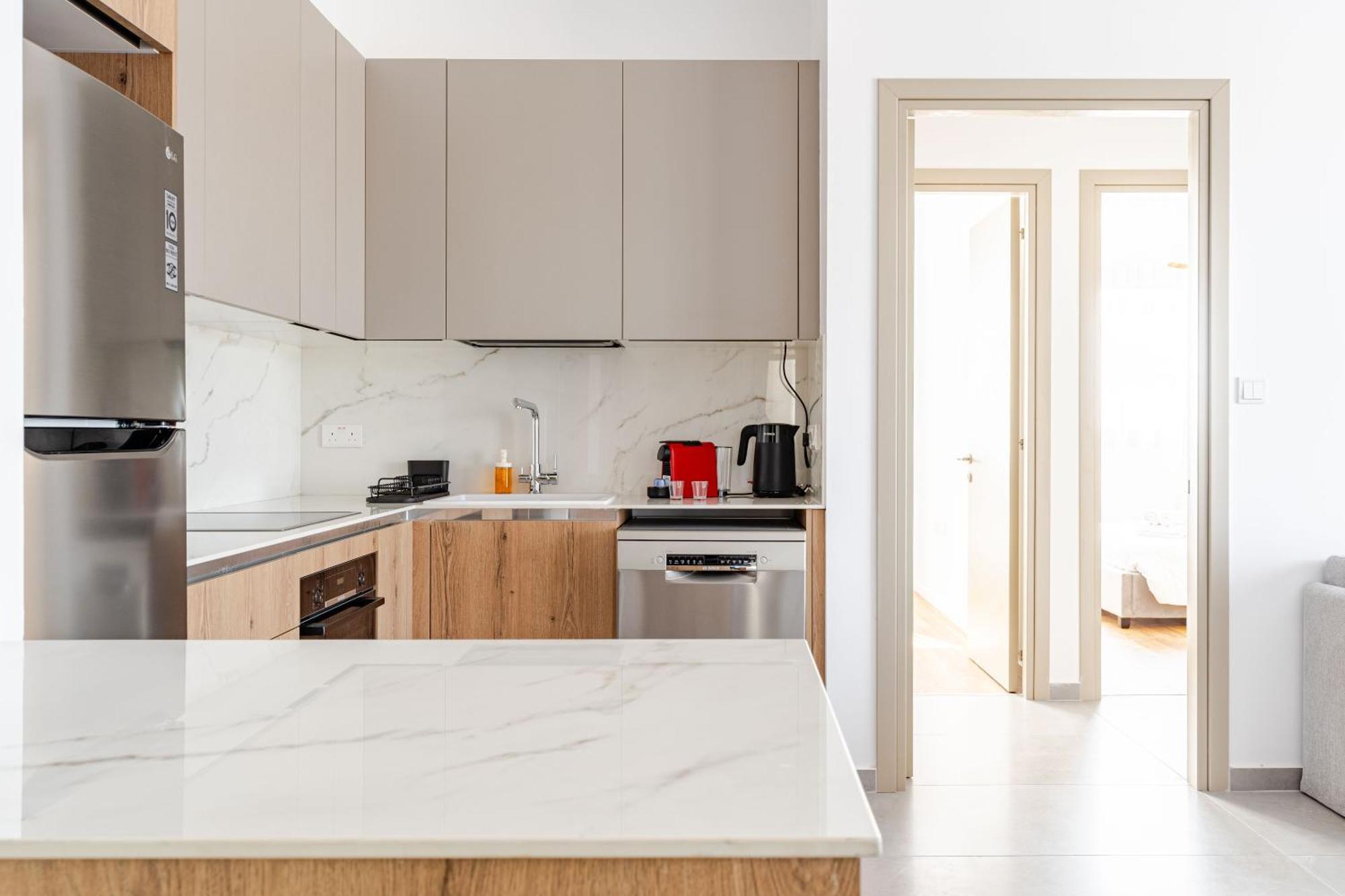 Yamas Urban Living Zakaki Pool Penthouses & Apartments リマソール エクステリア 写真